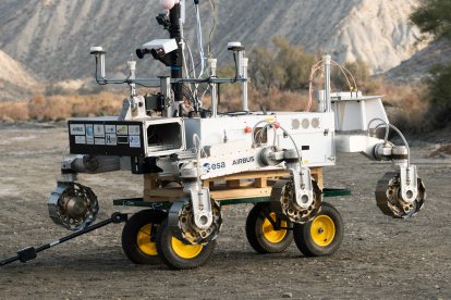 Pruebas en Tabernas de Charlie, el prototipo del rover marciano que se enviará a Marte en 2028.