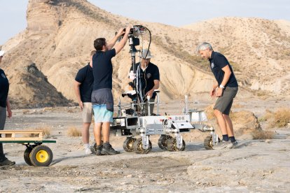 Pruebas en Tabernas de Charlie, el prototipo del rover marciano que se enviará a Marte en 2028.