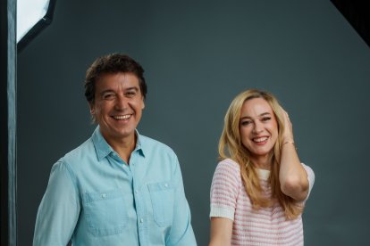 Javier Veiga y Marta Hazas, en una imagen promocional de 'Un matrimonio sin filtros'.