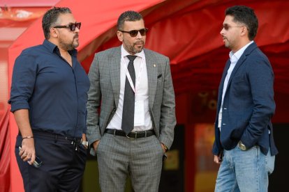 Mohammed Al-Khereiji a la derecha con Ibrahim Fathy y Mostafa Yilmaz.