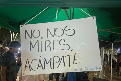 Acampada en el Paseo de Almería este domingo.