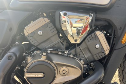 El compacto motor V4 de 561 cc y cerca de 70 CV es una de las grandes señas de identidad de la nueva SRV 600 V4.