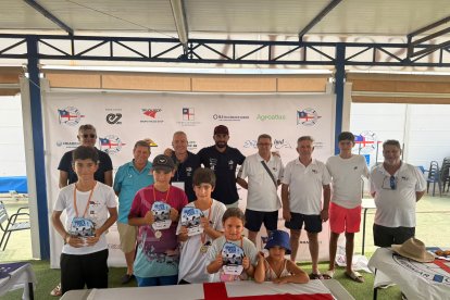 El Club Náutico de Almerimar cierra un verano de intensa actividad deportiva, formativa y social.