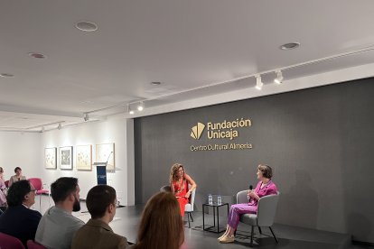 Marisa Ramírez Trapero en la entrevista con la escritora Asunción Valdés
