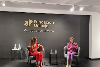 Marisa Ramírez Trapero en la entrevista con la escritora Asunción Valdés