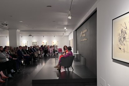 Marisa Ramírez Trapero en la entrevista con la escritora Asunción Valdés