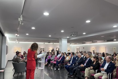 Los periodistas Nacho Calle y Sergio Sangiao subieron al escenario a recoger el galardón por su obra 'Exporting Abortion'