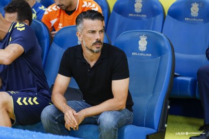 Rubén de la Barrera apuesta por talento almeriense para el ataque.