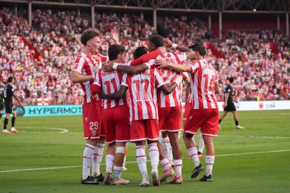 El Mediterráneo se rinde al gran nivel que está mostrando el Almería tras 9 jornadas.