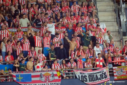 Los seguidores desplazados a Cádiz pudieron celebrar un triunfo de prestigio.