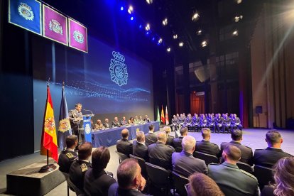 Imagen del acto de celebración de los patronos de la Policía Nacional en Almería.