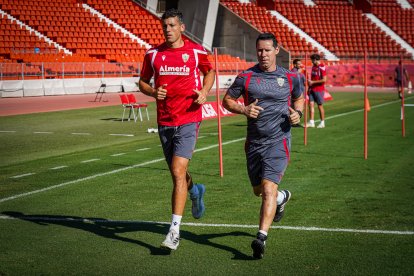 Mikel Vesga se recupera de un esguince de tobillo junto a Cid Andrade.