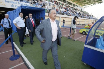 Gaby Hidalgo lo tuvo siempre a su lado como capellán de su Poli.