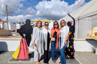 Un grupo de madres de alumnos de un mismo centro en uno de los ‘photocall’.