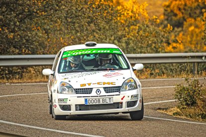 Manuel Reyes y Antonio Reyes, de la Escudería Valle del Andarax, se impusieron en la Copa FAA con su Renault Clio