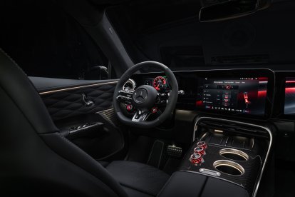 El interior: un puesto de conducción orientado sin concesiones al conductor y concebido para el confort.