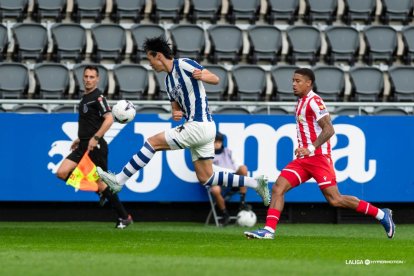El jugador japonés se suele sumar al ataque.
