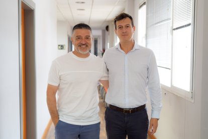 García Pimienta y José Miguel Vizcaíno, director comercial de LA VOZ y SER Almería.