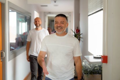 García Pimienta llegando a LA VOZ y Cadena SER con Carlos Felipe, jefe de prensa.