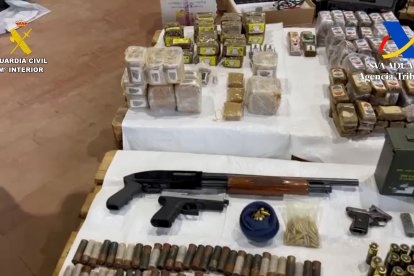 Imágenes de la operación que ha permitido intervenir más de cinco kilos de 'tusi'.
