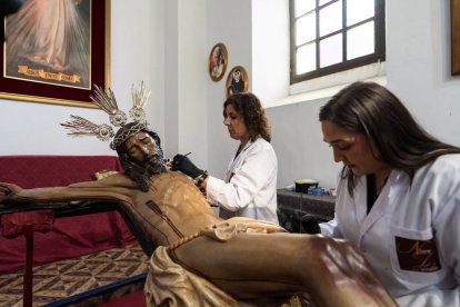 El Cristo de la Luz de Dalías recupera todo su esplendor tras finalizar los trabajos de restauración.