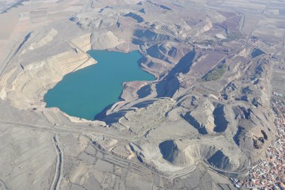 Vista aérea de la mina, que desde 2020 recuperó la actividad.