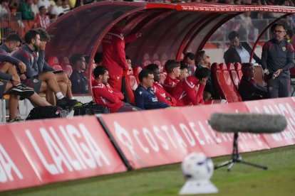 Sola tiene que salir del banquillo y volver a sentirse futbolista en el verde.