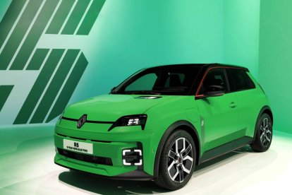 Renault 5 E-Tech eléctrico reinventa uno de los modelos más emblemáticos de la marca con un diseño retrofuturista, hasta 430 km de autonomía.