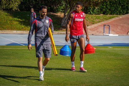 Daijiro Chirino sí continúa al margen por lesión de tobillo y entrena con Álvaro Cano.