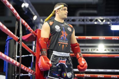 El CD Power Team lleva a Almería al podio europeo de Muay Thai con el bronce de José Luque junto a la Selección Española.
