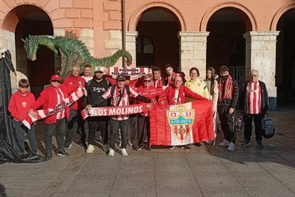 Aficionados de la UD Almería en Eibar.
