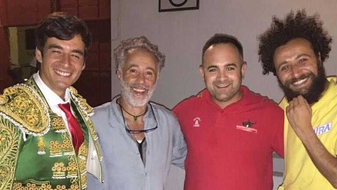 El torero Sergio Roldán, con el policía, Juan, arenero, e Ibrahim Goush, terrorista.