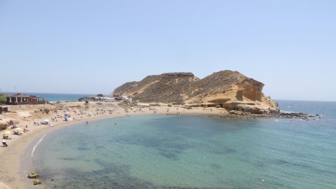 Vista general de la playa de Los Cocedores. A unos pocos metros ya empieza la Región de Murcia con el término municipal de Águilas.