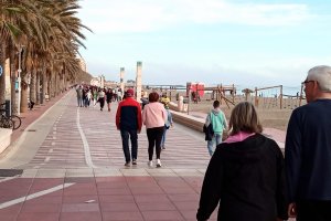 Paseo Marítimo de Almería capital, uno de los municipios donde más sube la población.