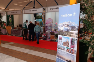 Imagen de la primera edición de la Feria del Outlet de Mojácar.