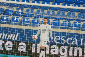 Maximiano en el partido en El Alcoraz ante el Huesca.