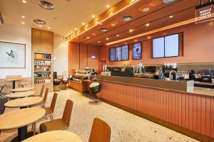 Apertura de la cafetería Starbucks en el Parque Comercial Gran Plaza de Roquetas de Mar, a 6 de marzo de 2025.