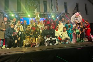 Entrega de premios a la peñas ganadoras en el Carnaval de Pulpí 2025.