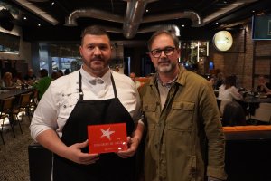 Borja González recibe la Estrella de Mar del Club de Marketing.