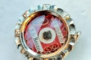 Reliquia de San Juan Bosco donada a la Asociación de María Auxiliadora de Almería.