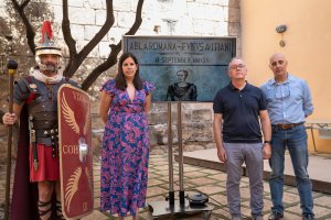 Presentación, el martes en el Patio del Mandarino, de la recreación histórica del próximo sábado. 

 

La Diputación de Almería convoca a los medios de comunicación a la presentación de la Recreación Histórica de Abla del Funeral de Lucio Alfeno Avitiano 2025.

 

En la presentación intervendrán la vicepresidenta y diputada de Cultura, Cine e Identidad Almeriense, Almudena Morales; el alcalde de Abla, Francisco Javier Sánchez; y uno de los coordinadores de esta Recreación, Juan Antonio Oliva. Estarán acompañados por otros participantes de la recreación, que irán caracterizados.