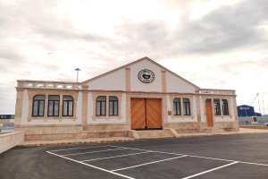 Imagen del exterior del edificio del Varadero del Puerto de Almería