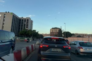 Vista desde el interior del atasco a primera hora de la mañana