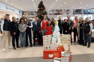 Una de las donaciones de regalos a la Casa de Nazaret