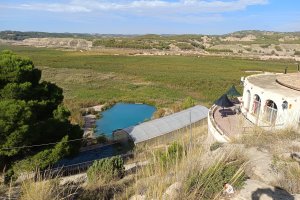 La poza de agua termal al aire libre en 2024 junto al Restaurante 'Baños de Zújar'.