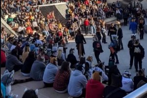 Imagen falsa compartida en redes sociales sobre la supuesta quedada de therian ayer en Almería.