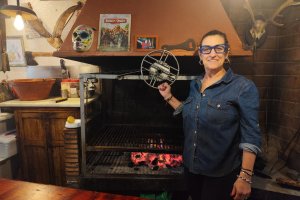 Isabel Herrada Rodríguez, dueña de la Brasería Los Charros, en la Rambla Alfareros, número 54.