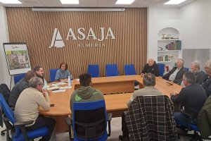 ASAJA Almería denuncia que la imposibilidad de repercutir este incremento en los precios de venta sentencia la rentabilidad de los cultivos intensivos frente a la competencia de terceros países.