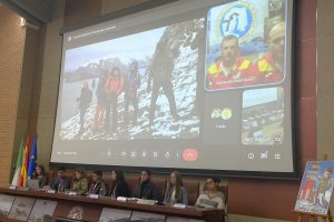 Conexión por videoconferencia en la UAL con científicos y militares de la base española Gabriel de Castilla, en la Antártida.