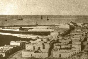 Bergantines en aguas de Adra a la espera de embarque a finales siglo XIX.